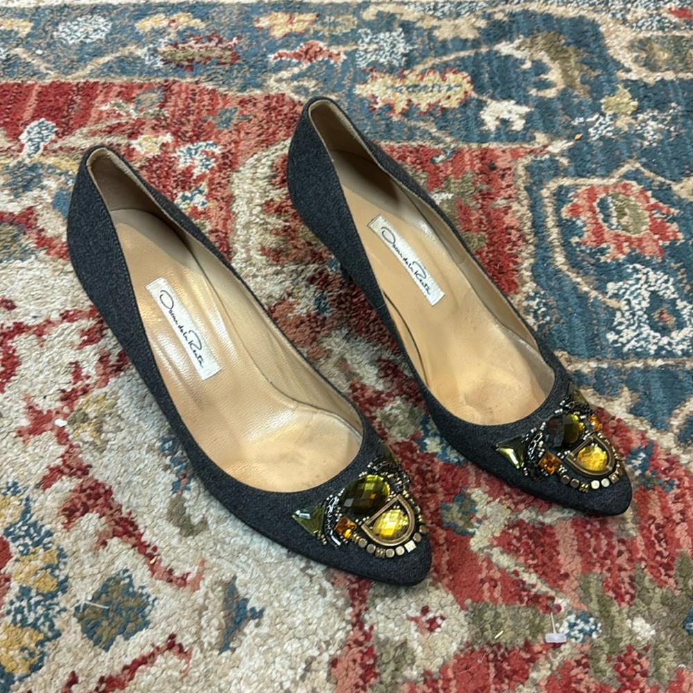 Oscar de la Renta bejeweled heels size 8 (38)